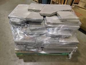 lot 65 image: Pallet lot of Pavers