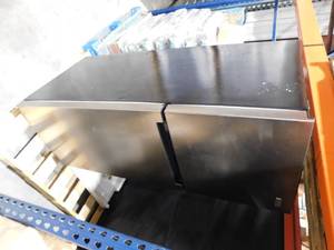 lot 99 image: Vissani 10.1 cu. ft. Top Freezer Refrigerator in Stainless Steel  Used
