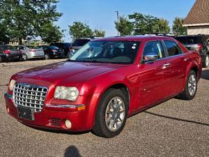 lot 7 image: 2008 Chrysler 300
