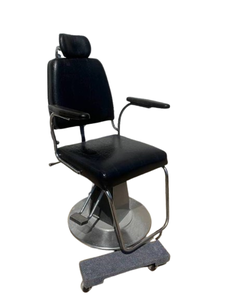 lot 3 image: F. & F. KOENIGKRAMER Reliance Hydraulic Lift Barber Chair  Adjustable Height & 360° Swivel  Great Condition