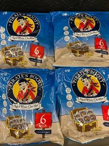 lot 556 image: Pirates Booty Aged White Cheddar 1 oz Lunch Bags, 4 Packs, 6-Count Each