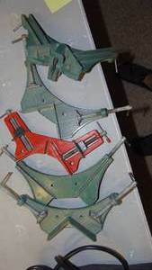 lot 31 image: 4- Corner Clamps