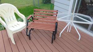 lot 91 image: 2- Plastic Chairs, Corner Table and Smaller Glider