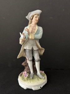 lot 106 image: Vintage Lefton Porcelain Figurine Gentleman with Dove 7.5 Inch