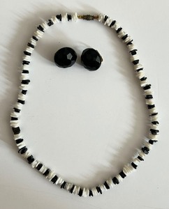 lot 107 image: Necklace and Earrings