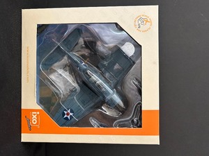lot 113 image: Die-Cast Model Airplane in Display Box
