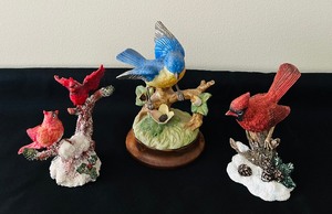 lot 41 image: Set of 3 Decorative Songbird Figurines with Cardinals and Bluebird