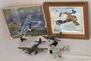 lot 68 image: Vintage Plane Models & Art