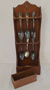 lot 72 image: Vintage Wooden Spoon Holder With Collectible Spoons