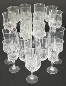 lot 77 image: Sparkling Crystal Octagonal Glass Collection