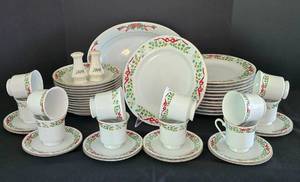 lot 79 image: Domestications Holiday China Set  Tienshan Serving Tray