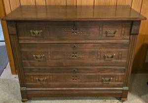 lot 121 image: Antique Eastlake Chest of Drawers, Dresser, Entryway Console