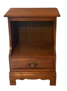 lot 15 image: Vintage Wooden Side Table with Drawer