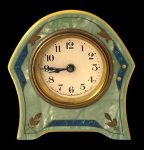 lot 25 image: Vintage Decorative Mantel Clock with Enamel Accents