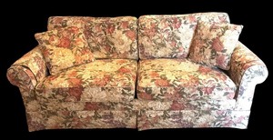 lot 27 image: Vintage Sleephaven by Flexsteel Floral Sleeper Sofa