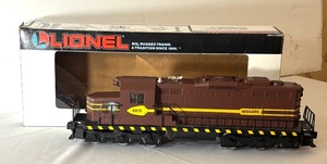 lot 86 image: Lionel Duluth Missabe & Iron Range SD-18 Diesel Locomotive Model 8813