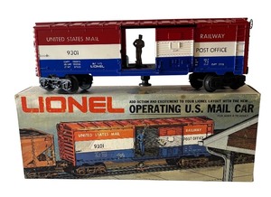 lot 90 image: Lionel Operating U.S. Mail Car Model 9301