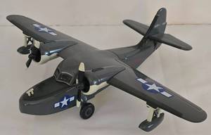 lot 157 image: Gearbox Collection US Navy 1937 JRF Goose Replica Plane