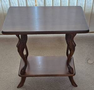 lot 160 image: Vintage Two Tiered Rectangular Occasional Table