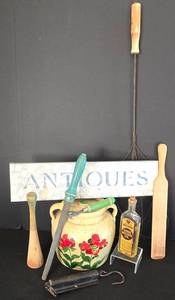 lot 166 image: Vintage Home Decor Options