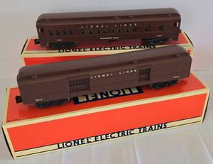 lot 171 image: Pair of Lionel Electric Train Cars