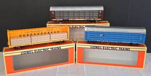 lot 179 image: Three  Lionel Electric Train Cars