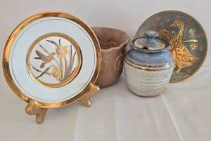 lot 187 image: Diverse Selection of Home Decor