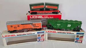 lot 193 image: Lionel 0 & 027 Gauge Electric Train Cars