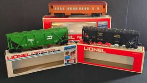 lot 214 image: Lionel 0 & 027 Gauge Lionel Trains