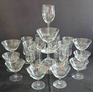lot 235 image: Vintage Libbey Interlude Glassware Collection