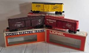 lot 256 image: Electric Lionel Train Grouping including Model 6-9717 Union Pacific Box Car