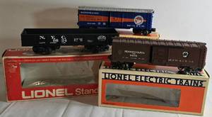 lot 258 image: Electric Lionel Train Car Grouping including Model 6-19294 Baltimore & Ohio Timesaver Box Car