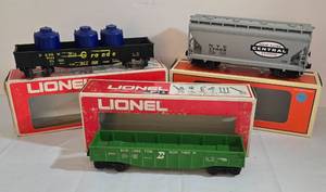 lot 259 image: Electric Lionel Train Car Grouping including Model 6-17009 New York Central System Box Car