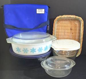 lot 269 image: Vintage Pyrex Snowflake Covered Casserole, Pyrex Mixing Bowl, 2-Quart Pampered Chef Batter Bowl and More