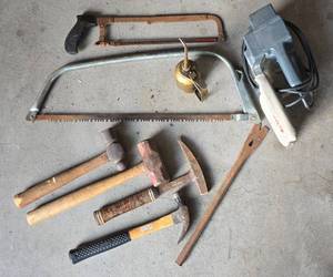 lot 285 image: Variety of Hand & Power Tools