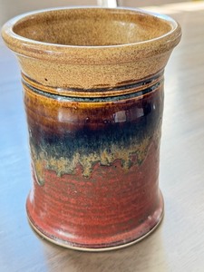 lot 23 image: Lefse Highway Pottery Handmade Ceramic Vase