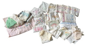 lot 33 image: Collection of Vintage Embroidered Linens and Doilies