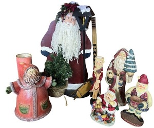 lot 135 image: Collection of 7 Assorted Santa Christmas Figurines and Decorations