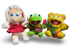 lot 156 image: Set of 3 Muppet Babies Plush Toys Featuring Miss Piggy, Kermit, and Fozzie Bear