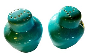 lot 186 image: Vintage Turquoise Ceramic Salt and Pepper Shakers Set
