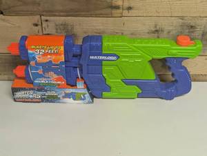 lot 85 image: Water Warriors Waterlord Dual Barrel Blaster - 32 Ft
