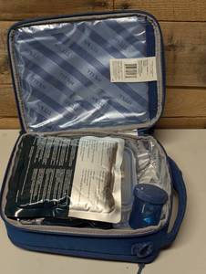 lot 129 image: Titan Insulated Expandable Lunch Bag, Blue by Arctic Zone