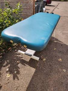 lot 6 image: Electronic Massage Bed (584050) UntestedAs Is