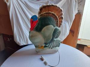 lot 2 image: Union Products 25 Turkey Light-Up Blow Mold