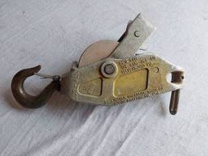 lot 23 image: Lug-All Come Along Cable Hoist Winch