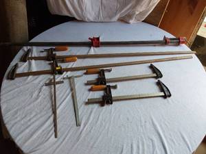 lot 46 image: Lot of Wood Clamps