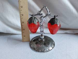 lot 89 image: Strawberry Shaped Glass and Metal Salt and Pepper Shaker Set