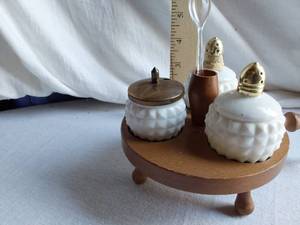 lot 99 image: Vintage Milk Glass Salt and Pepper Shaker Set with Wooden Tray