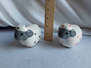 lot 104 image: Sheep Salt and Pepper Shakers