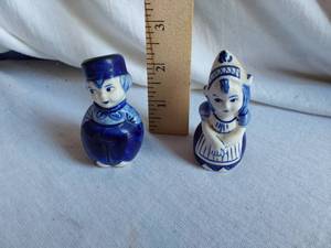 lot 135 image: Blue and White Ceramic Boy and Girl Salt and Pepper Shakers